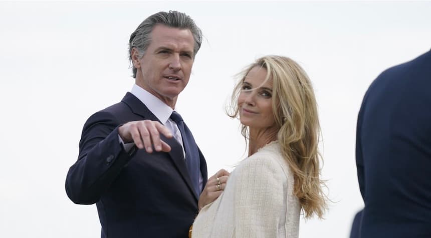Gavin Newsom and Wife Spotted at Exclusive Mexican Resort Alongside Bill Clinton